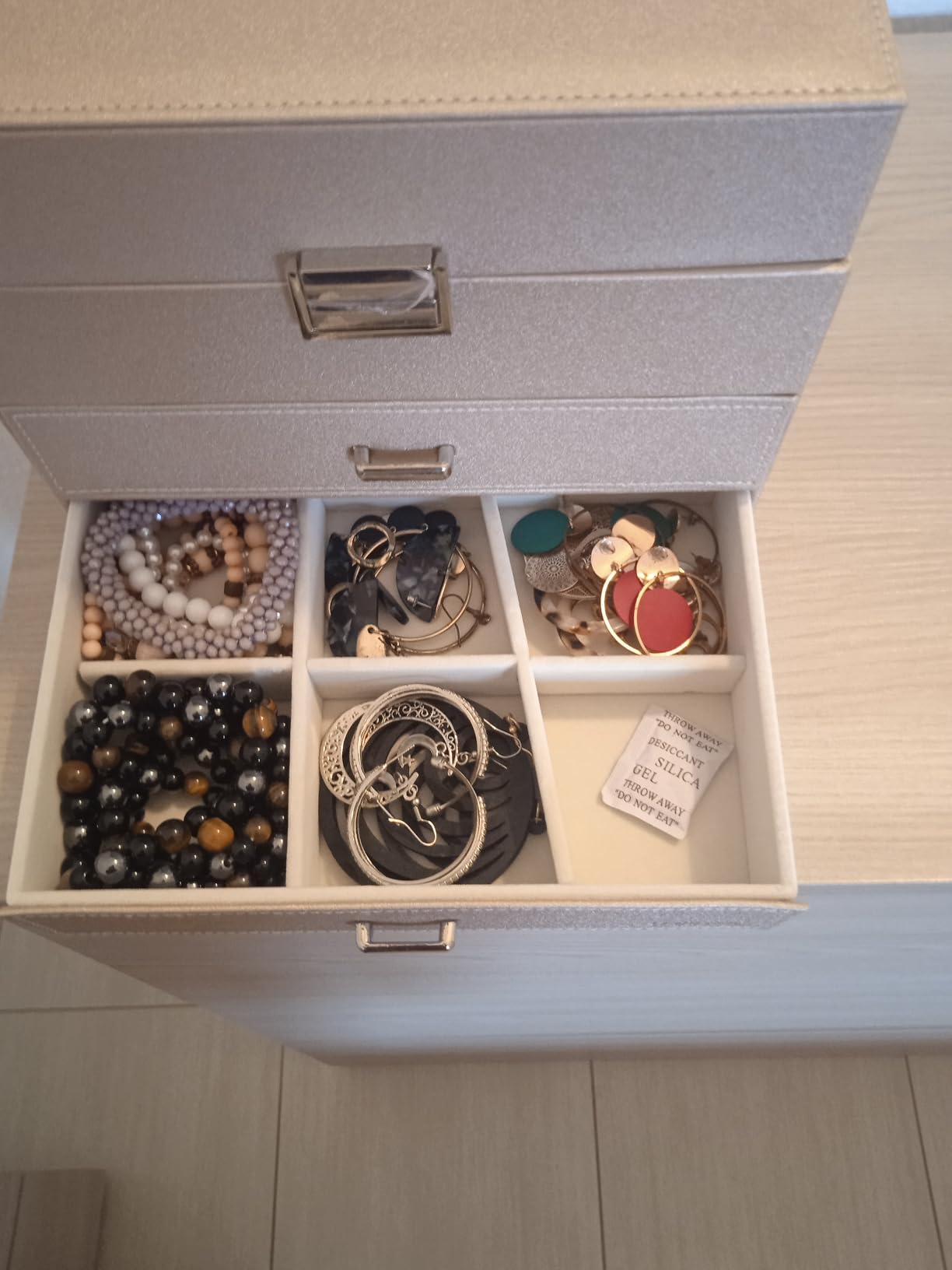 Dajasan Large Jewelry Box Schmuckkästchen Champagner 4 Ebenen