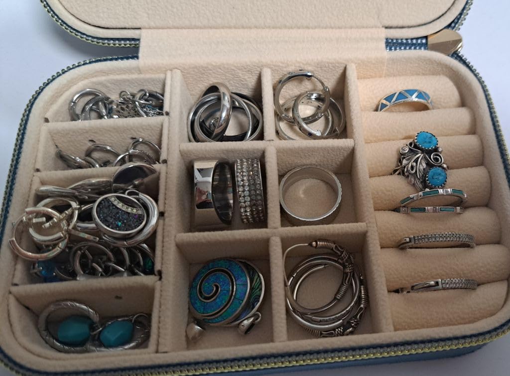 Dajasan Small Jewelry Box Schmuckbox Khaki aus Samt