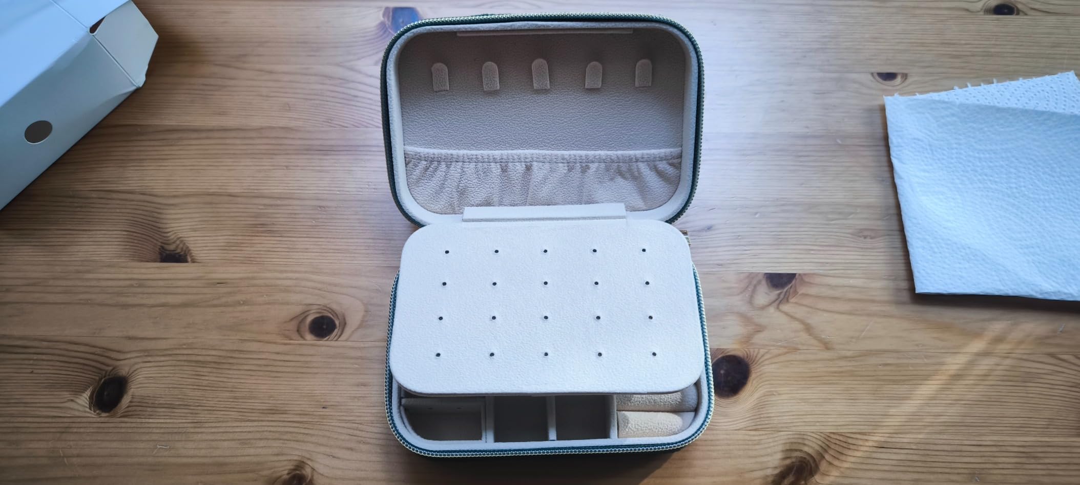 Dajasan Small Jewelry Box Schmuckbox Khaki aus Samt