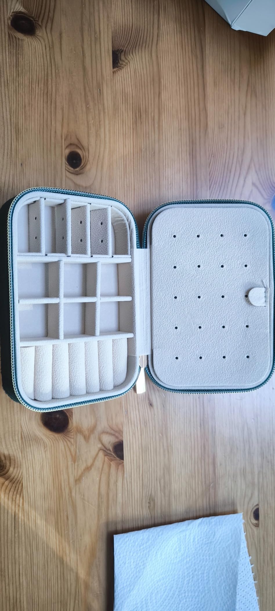 Dajasan Small Jewelry Box Schmuckbox Khaki aus Samt