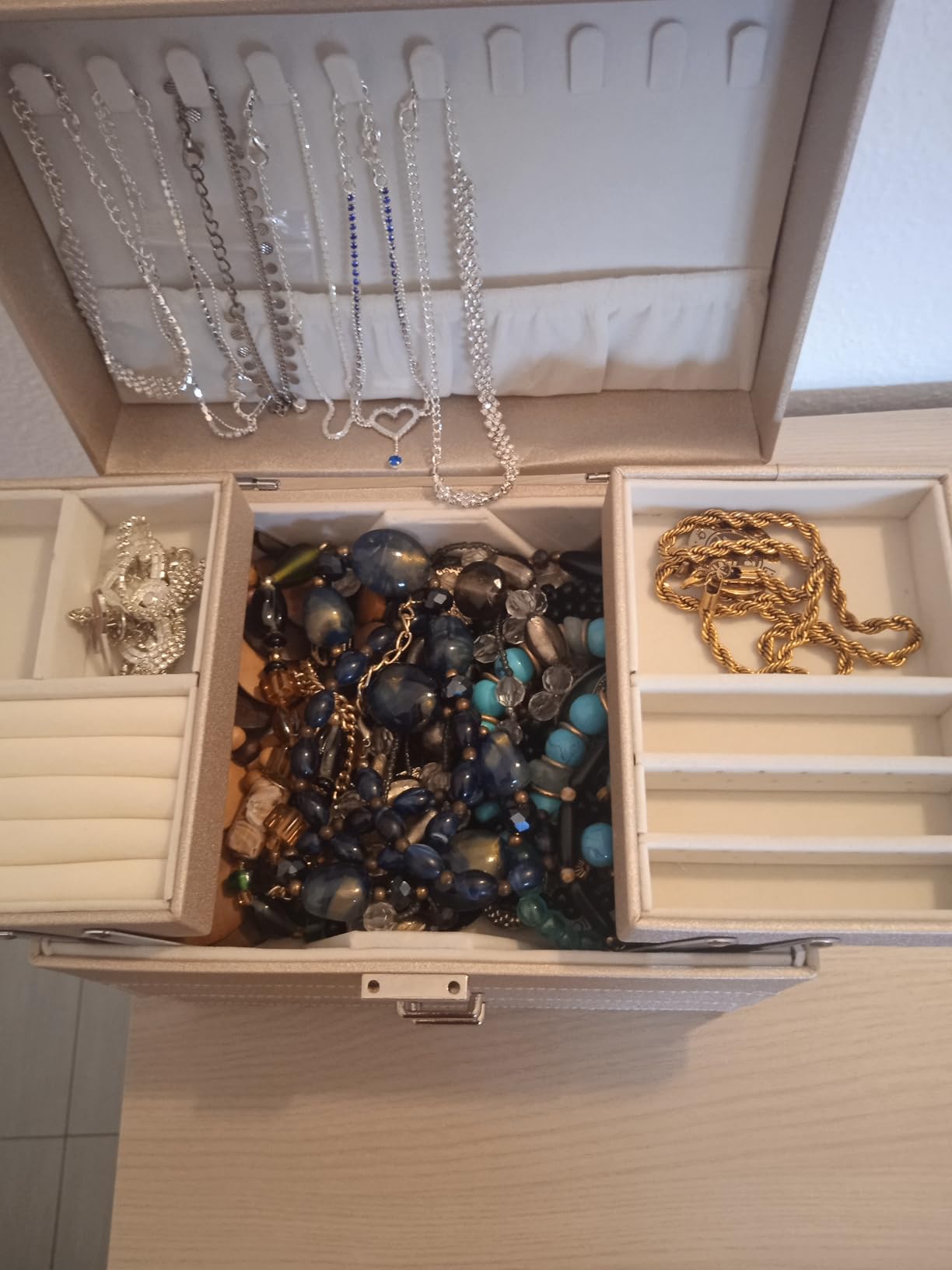 Dajasan Large Jewelry Box Schmuckkästchen Champagner 4 Ebenen
