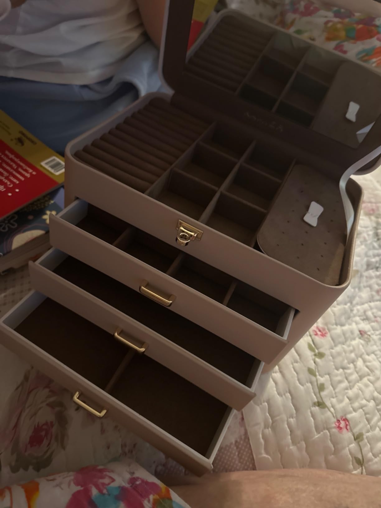 KAMIER Large Jewelry Boxes Schmuckkästchen Beige 4 Ebenen mit Spiegel